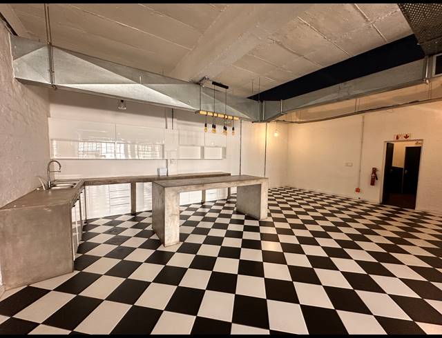 254M² OFFICE TO LET IN MILPARK